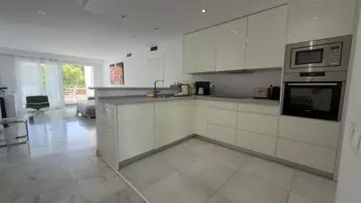 Middle Floor Apartment in Puerto Banús