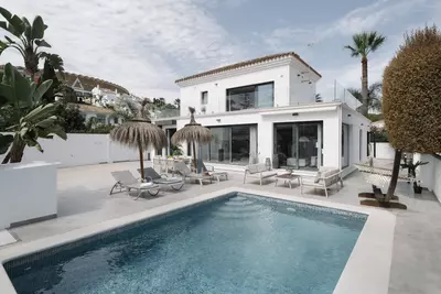Detached Villa in Nueva Andalucía