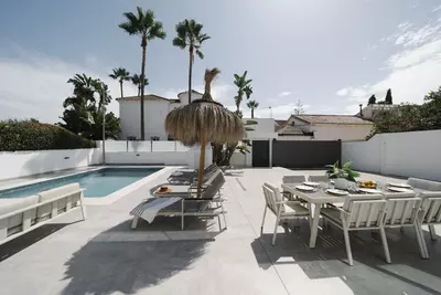 Detached Villa in Nueva Andalucía