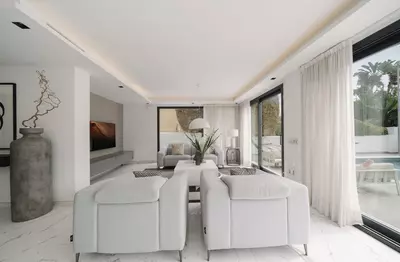 Detached Villa in Nueva Andalucía