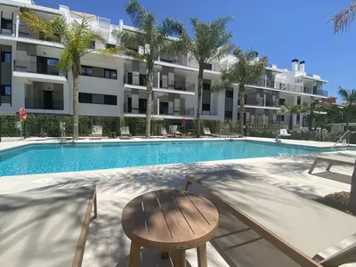 Middle Floor Apartment in Estepona