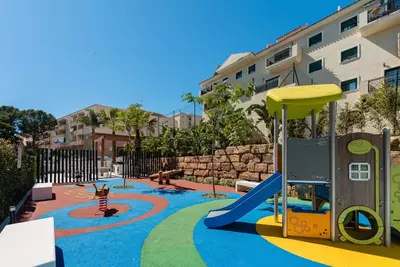 Middle Floor Apartment in Estepona