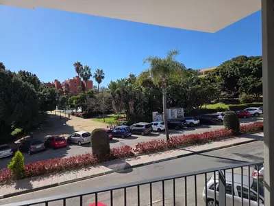 Middle Floor Apartment in Estepona