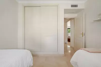 Middle Floor Apartment in Nueva Andalucía