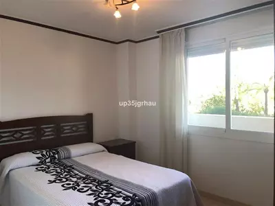 Middle Floor Apartment in Estepona