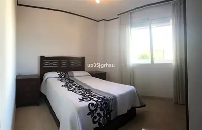 Middle Floor Apartment in Estepona
