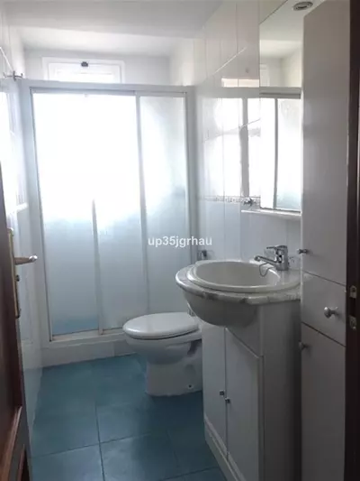 Middle Floor Apartment in Estepona