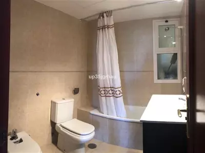 Middle Floor Apartment in Estepona