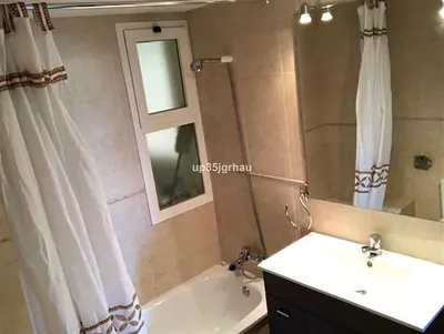 Middle Floor Apartment in Estepona