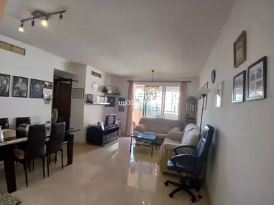 Middle Floor Apartment in Estepona