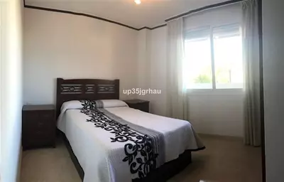 Middle Floor Apartment in Estepona