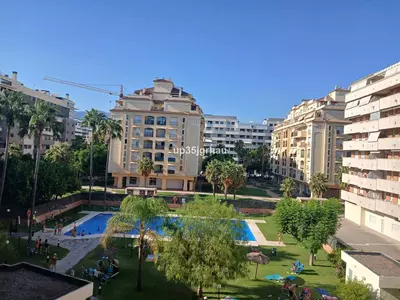 Middle Floor Apartment in Estepona
