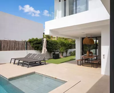 Detached Villa in El Paraiso