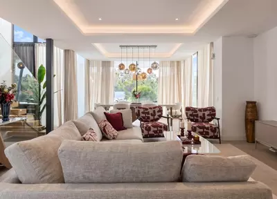 Detached Villa in El Paraiso