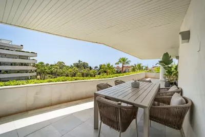 Middle Floor Apartment in Puerto Banús