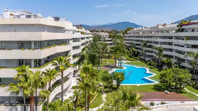 Middle Floor Apartment in Puerto Banús