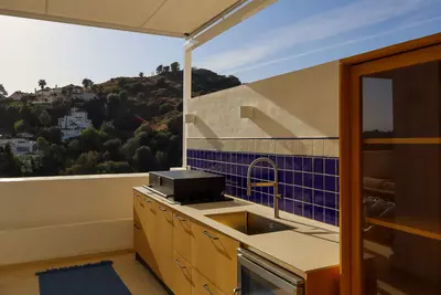 Middle Floor Apartment in Nueva Andalucía