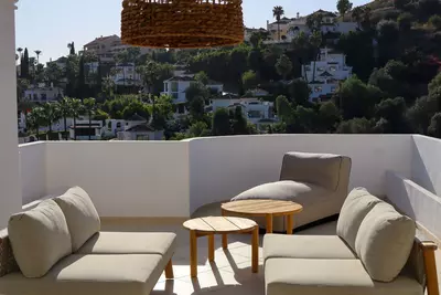 Middle Floor Apartment in Nueva Andalucía