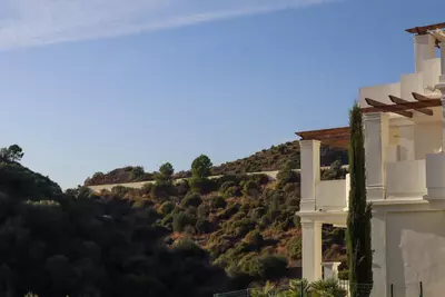 Middle Floor Apartment in Nueva Andalucía
