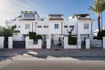 Townhouse in Nueva Andalucía