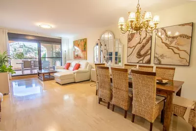 Middle Floor Apartment in Estepona
