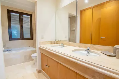 Middle Floor Apartment in Estepona