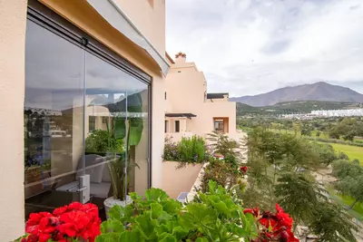 Middle Floor Apartment in Estepona