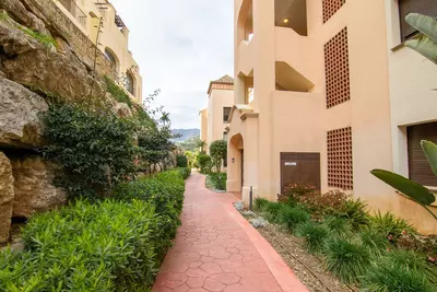 Middle Floor Apartment in Estepona