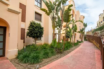 Middle Floor Apartment in Estepona