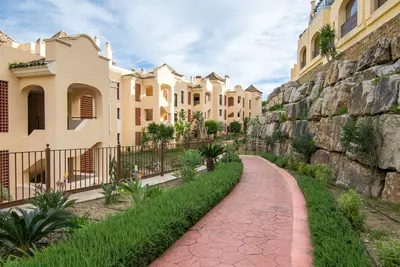 Middle Floor Apartment in Estepona