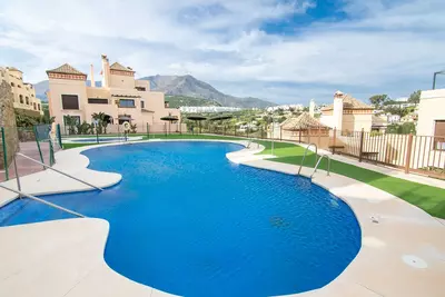 Middle Floor Apartment in Estepona