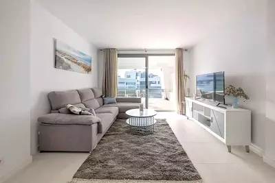 Middle Floor Apartment in Selwo