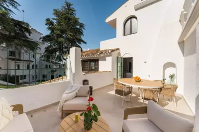 Middle Floor Apartment in Nueva Andalucía