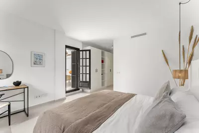 Middle Floor Apartment in Nueva Andalucía
