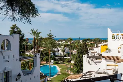 Middle Floor Apartment in Nueva Andalucía
