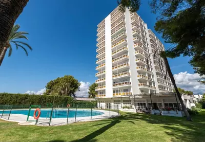 Middle Floor Apartment in Nueva Andalucía