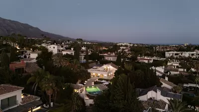 Detached Villa in Nueva Andalucía