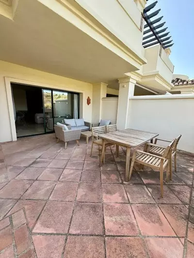 Middle Floor Apartment in Benahavís