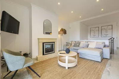 Middle Floor Apartment in Nueva Andalucía