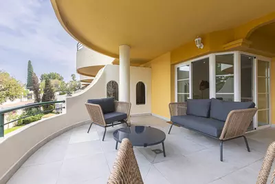 Middle Floor Apartment in Nueva Andalucía