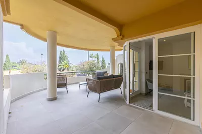 Middle Floor Apartment in Nueva Andalucía