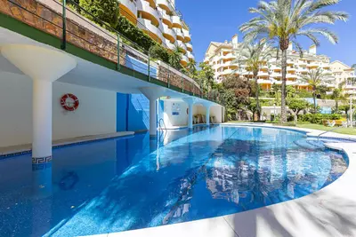 Middle Floor Apartment in Nueva Andalucía