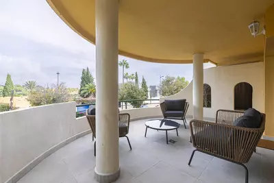Middle Floor Apartment in Nueva Andalucía