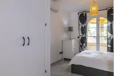 Middle Floor Apartment in Nueva Andalucía