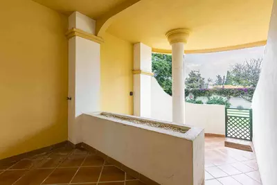 Middle Floor Apartment in Nueva Andalucía
