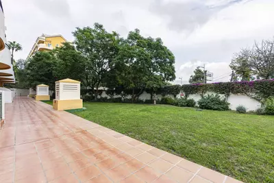 Middle Floor Apartment in Nueva Andalucía