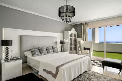 Penthouse Duplex in Nueva Andalucía