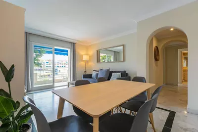 Middle Floor Apartment in Puerto Banús