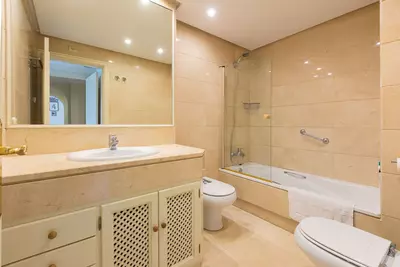 Middle Floor Apartment in Puerto Banús