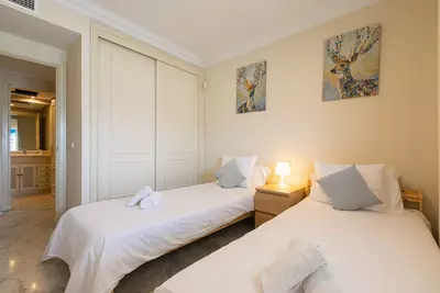 Middle Floor Apartment in Puerto Banús